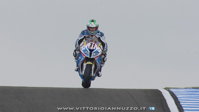 Vittorio_Iannuzzo_Grillini_Dentalmatic_SBK_BMW_S1000RR_Superbike_2013_Europa_Donington_Park_01