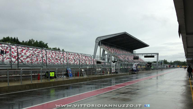 Vittorio_Iannuzzo_Grillini_Dentalmatic_SBK_BMW_S1000RR_Superbike_2013_Russia_Moscow_Raceway_02