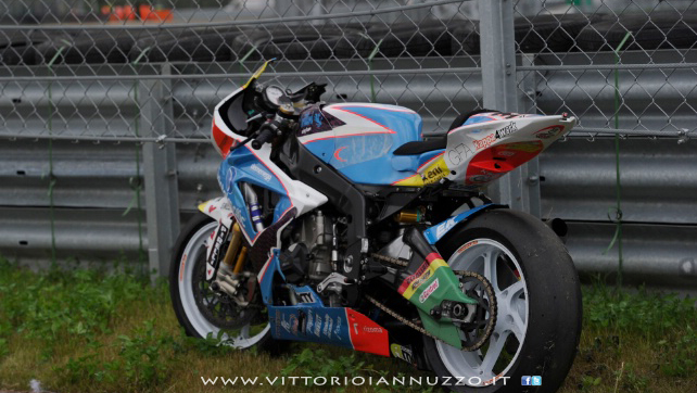 Vittorio_Iannuzzo_Grillini_Dentalmatic_SBK_BMW_S1000RR_Superbike_2013_Russia_Moscow_Raceway_04