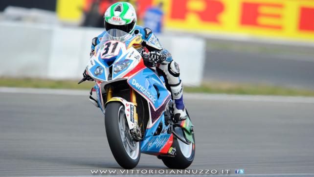 Vittorio_Iannuzzo_Grillini_Dentalmatic_SBK_BMW_S1000RR_Superbike_2013_Germania_Nurburgring_03