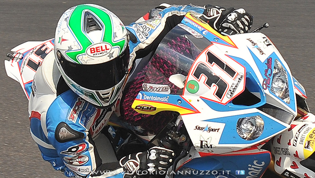 Vittorio_Iannuzzo_Grillini_Dentalmatic_SBK_BMW_S1000RR_Superbike_2013_Germania_Nurburgring_06