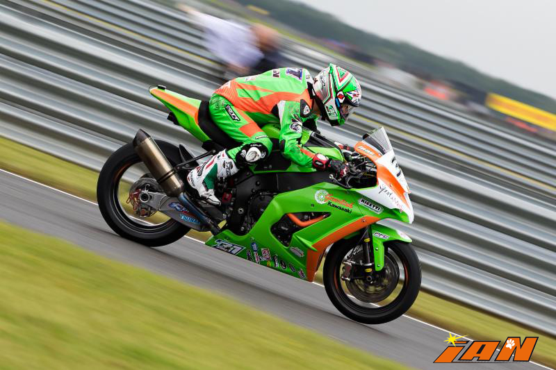 Vittorio_Iannuzzo_BSB_British_Superbike_MCE_Gearlink_Kawasaki_Ninja_ZX10_1000_Pirelli_Inghilterra_2016_Foto_Snetterton_300